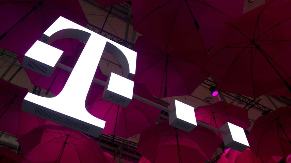 T-Mobile Is Taking All of Your Sweet, Sweet Data Unless You Tell It to Stop