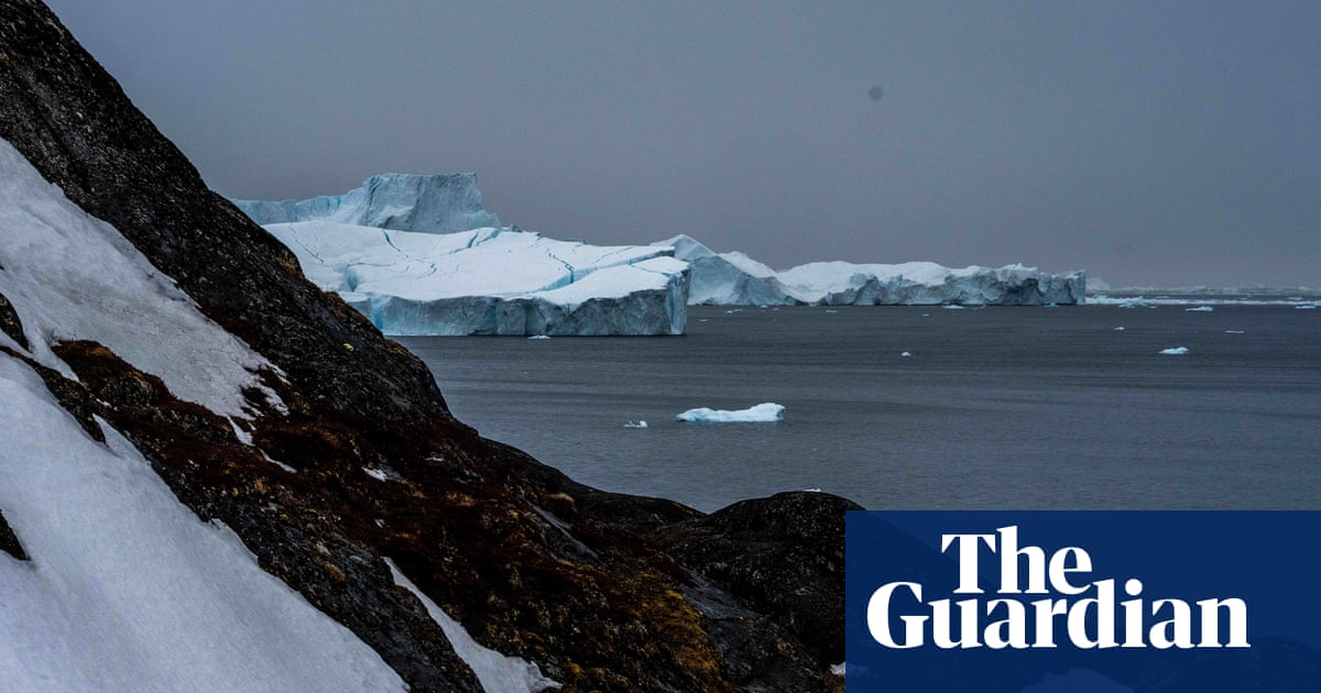 Rain falls on peak of Greenland ice cap for first time on record