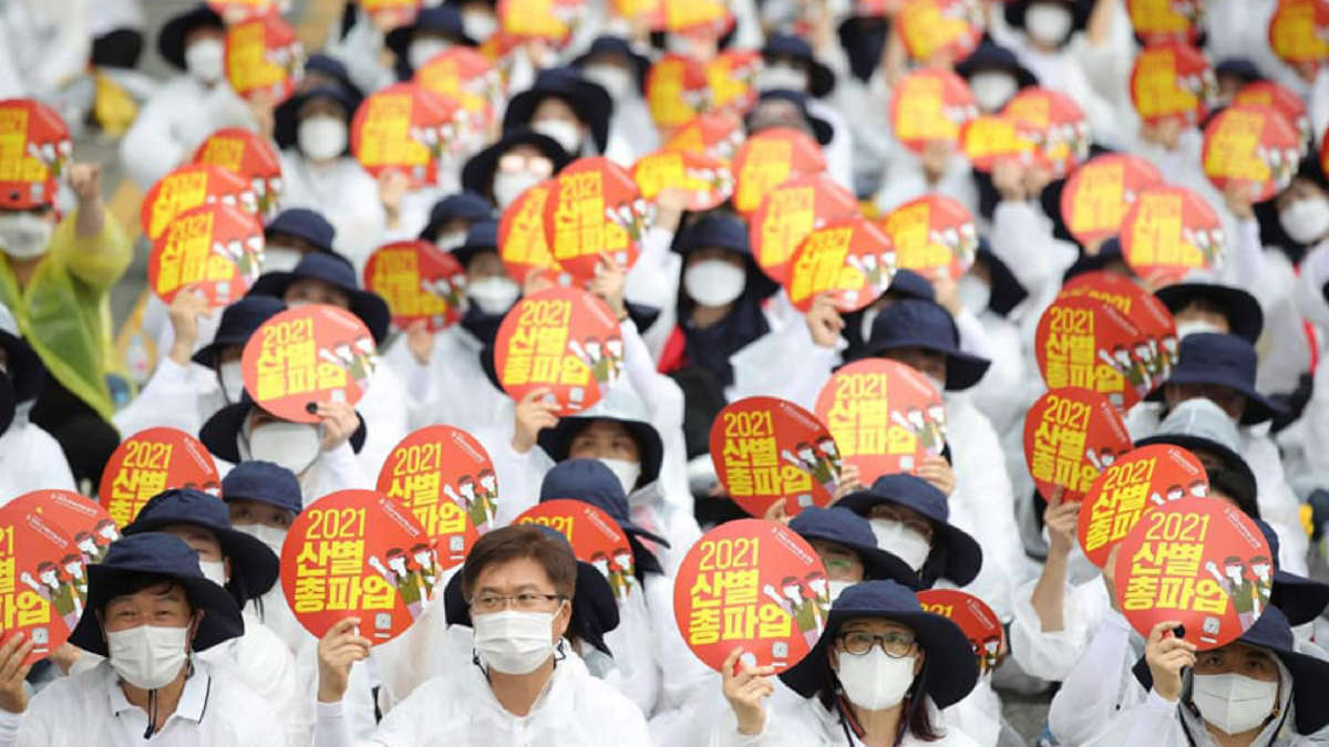 Half a Million South Korean Workers Prepare to Walk Off Jobs in General Strike