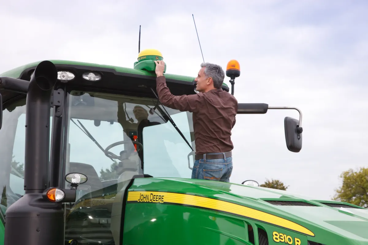 Solar Storm Knocks Out Farmers’ Tractor GPS Systems During Peak Planting Season